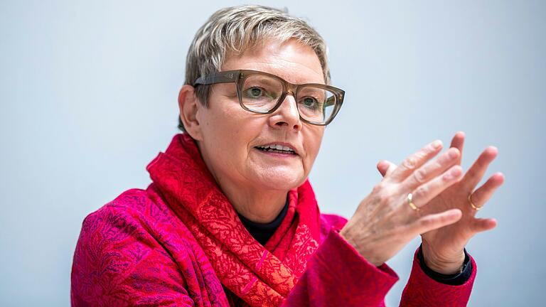 Gesundheitspolitikerin Sabine Dittmar (SPD) arbeitete selbst mehrere Jahre als Hausärztin und beobachtet den Ärztemangel auf dem Land mit Sorge. Sie sieht dafür auch strukturelle Gründe.