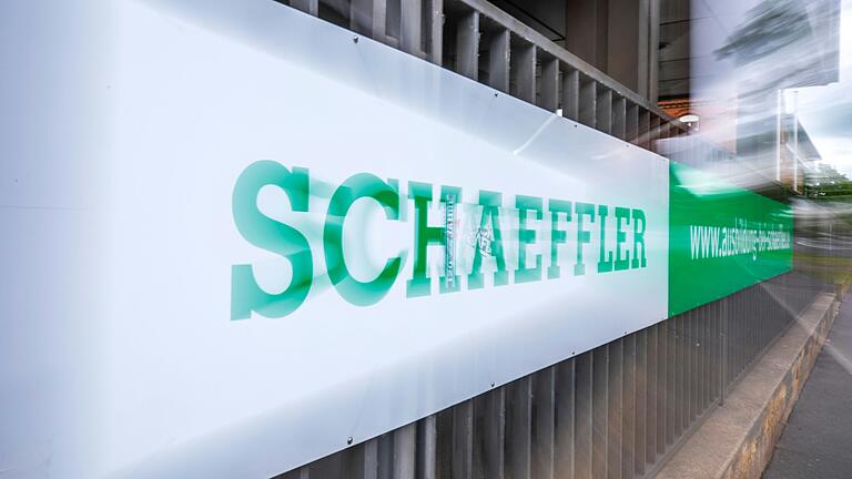 Der Automobilzulieferer Schaeffler hat Kurzarbeit für 1000 Beschäftigte am Standort Schweinfurt angekündigt.