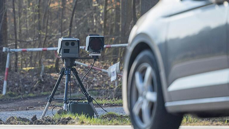 Jetzt wird wieder mehr im Landkreis Würzburg geblitzt. Auch Falschparker werden mit der neuen Verkehrsüberwachung verstärkt kontrolliert.