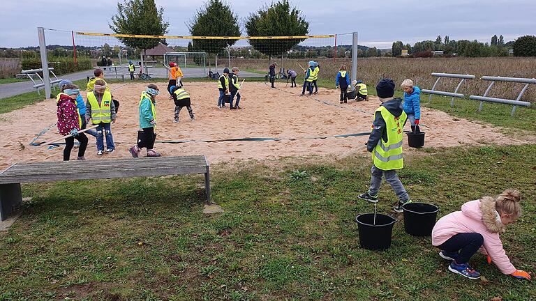 Tour de Müll an der Grundschule Schwarzacher Becken.