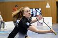 Die Österreicherin Lena Rumpold schlägt für das Badminton-Team des TV Marktheidenfeld beim Heimspiel gegen den TSV Freystadt auf.