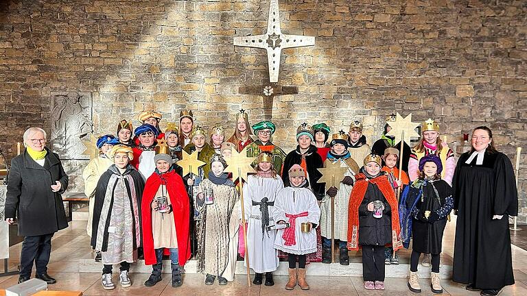 Die Geroldshäuser Sternsinger Organisatorin Gabi Flörchinger und Pfarrerin Elise Badstieber.