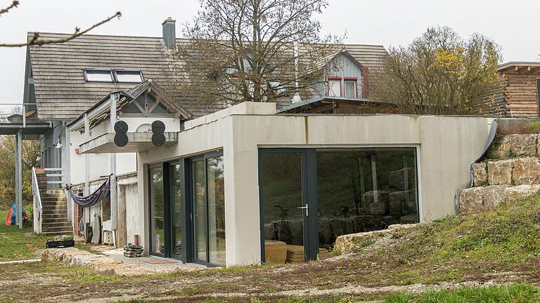 Auf dem Gelände des ehemaligen Schoppenfranz in der Nähe der Gössenheimer Homburg möchte der Besitzer auf dem bestehenden Untergeschoss drei Ferienwohnungen bauen.