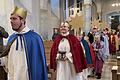 Die Grafenrheinfelder Sternsinger beim Einzug in die Kirche.