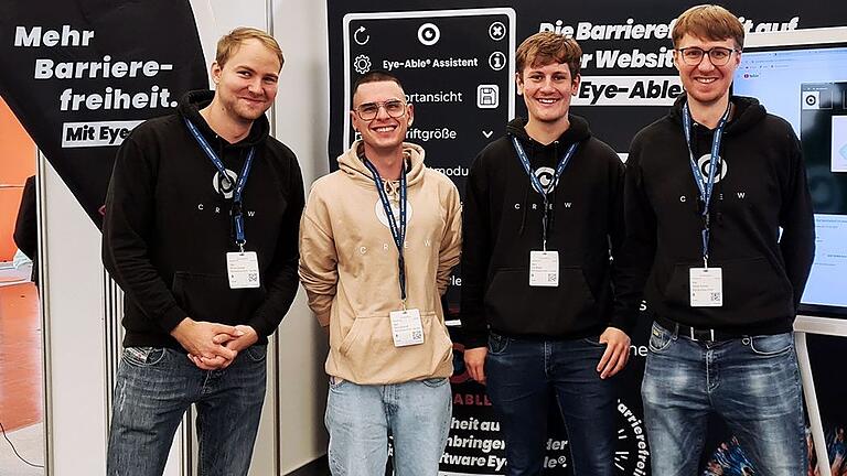 Das lässt sich gut lachen: Die Web Inclusion GmbH aus Margetshöchheim bekommt von Investoren 20 Millionen Euro. Das Bild zeigt die Firmengründer Oliver Greiner (von links), Chris Schmidt, Eric Braun und Tobias Greiner jüngst auf einer Messe in Nürnberg.