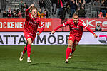 Die Würzburger Kickers gewinnen das letzte Heimspiel des Jahres.
Eine mittelmäßige Leistung reichte den Würzburger Kickers am Freitagabend gegen nun achtmal in Folge sieglose Burghausener zu einem 2:0-Erfolg in der Regionalliga Bayern.