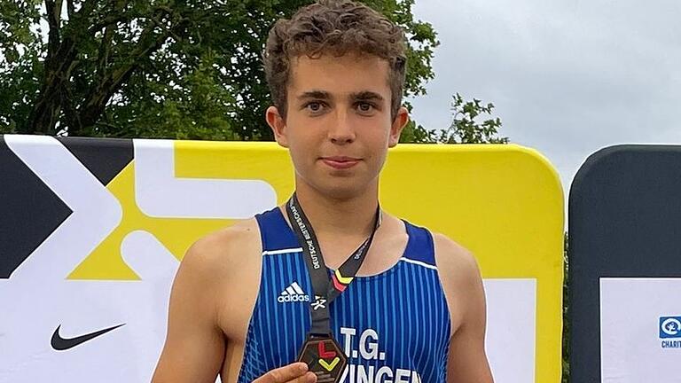 Finn Döbrich von der TG Kitzingen ist in der Disziplin Dreisprung in den Nachwuchskader (NK) 2 des Deutschen Leichtathletik-Verbands (DLV) berufen worden.