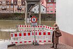 Hochwasser in Unterfranken       -  In Wertheim (Main-Tauber-Kreis) fließen die Flüsse Main und Tauber zusammen, weswegen Teile der Altstadt regelmäßig von Hochwasser bedroht sind. Blick auf die Hochwasserlage am Mittwoch (27.12.23).