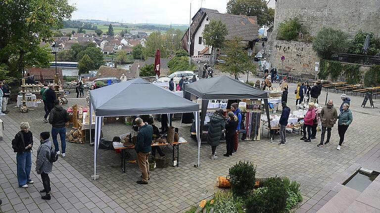 Der Julius-Echter-Platz war am Sonntag auch ein 'Markt-Platz'.